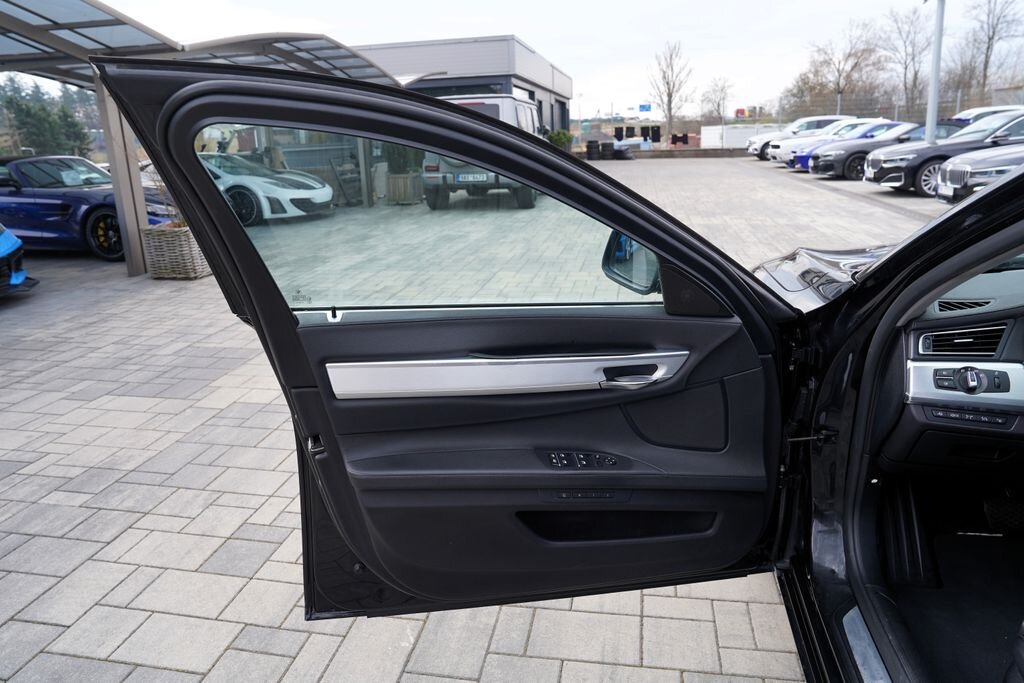 BMW Řada 7 Sedan / Limuzína 3,0 l 180 kw