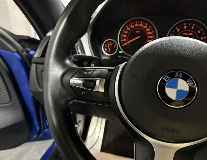 BMW Řada 4 Sedan / Limuzína 2,0 l 135 kw