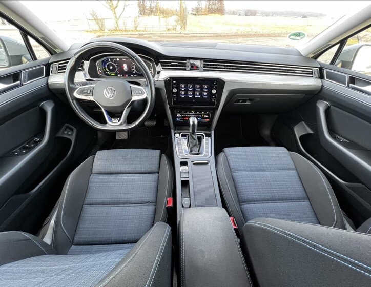 Volkswagen Passat Kombi 1,4 l 160 kw