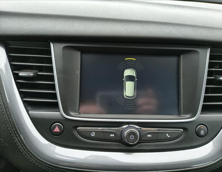 Opel Grandland SUV / Terénní 1,2 l 96 kw