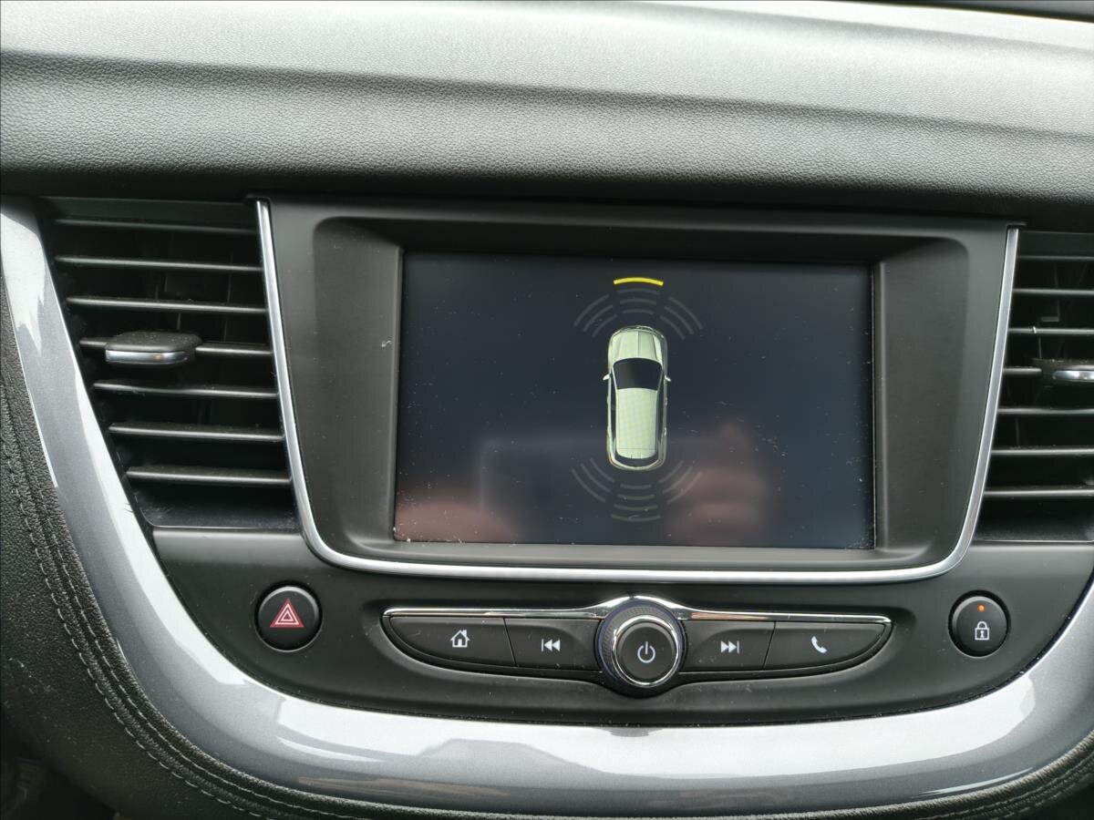 Opel Grandland SUV / Terénní 1,2 l 96 kw