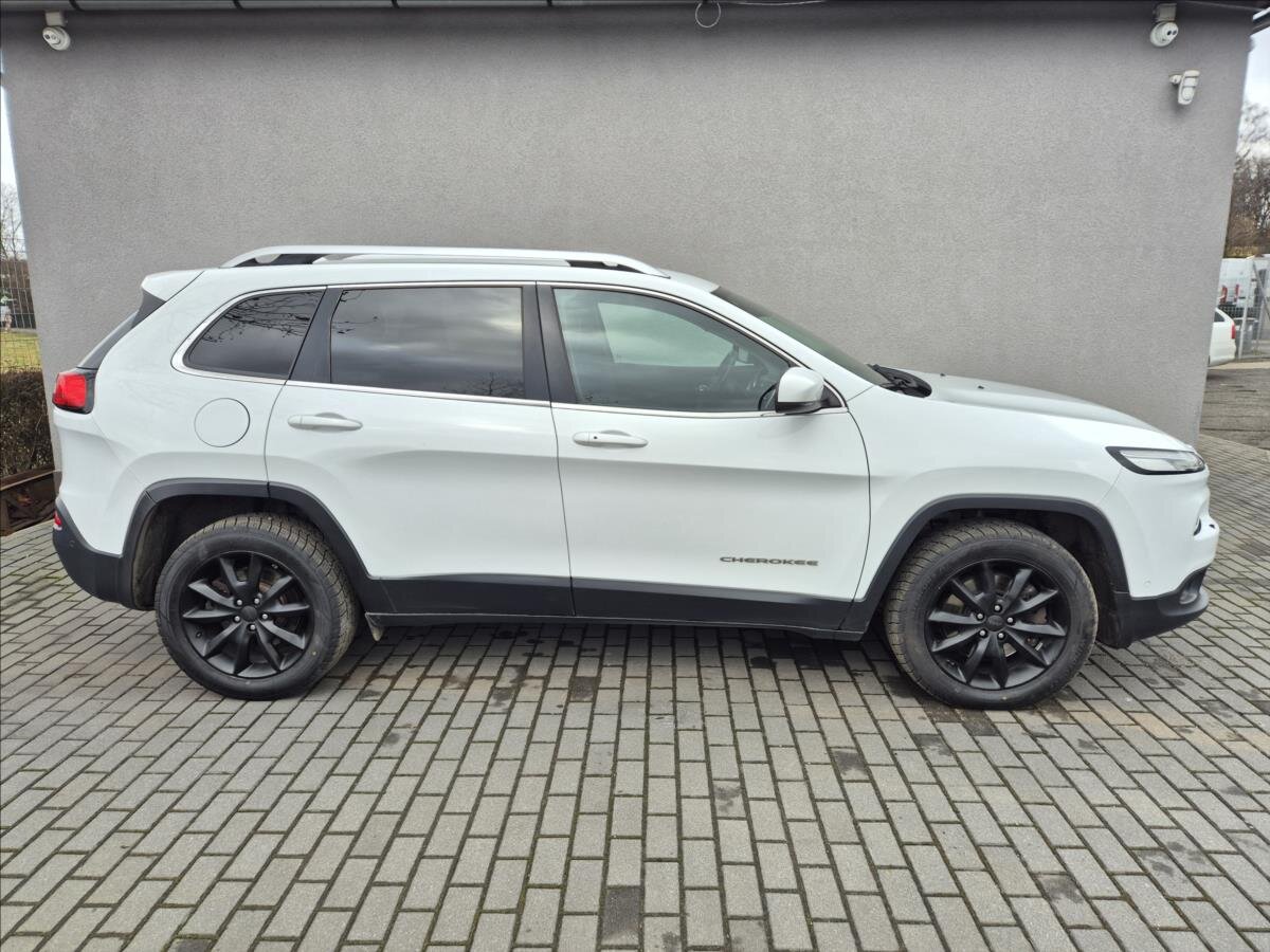 Jeep Cherokee SUV 2,2 l 147 kw