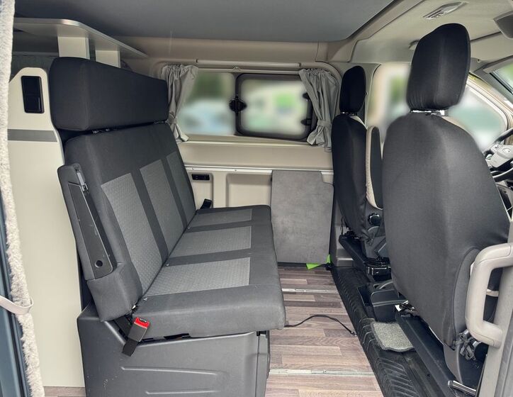 Ford Tourneo Custom 11