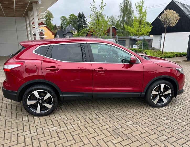 Nissan Qashqai SUV / Terénní 1,6 l 120 kw