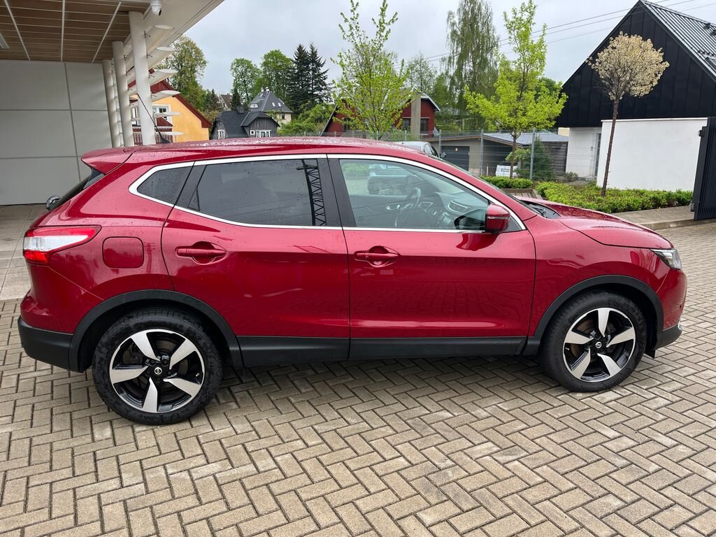 Nissan Qashqai SUV / Terénní 1,6 l 120 kw