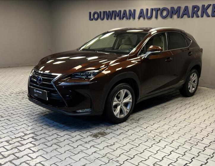 Lexus NX 300h 1