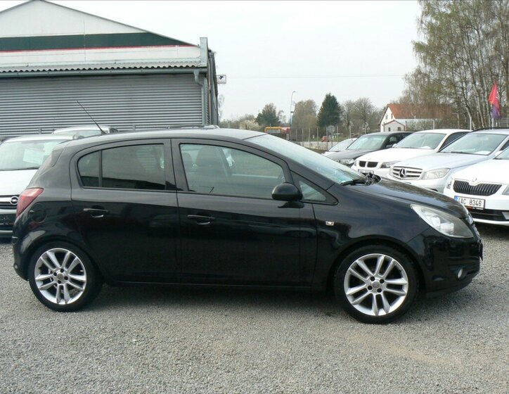 Opel Corsa Hatchback 1,4 l 66 kw