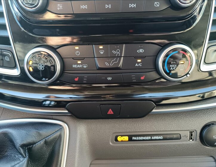 Ford Tourneo Custom MPV 2,0 l 110 kw