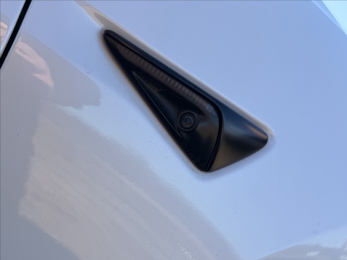 Tesla Model 3 Sedan / Limuzína 0,0 100 kw