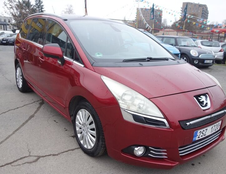 Peugeot 5008 1