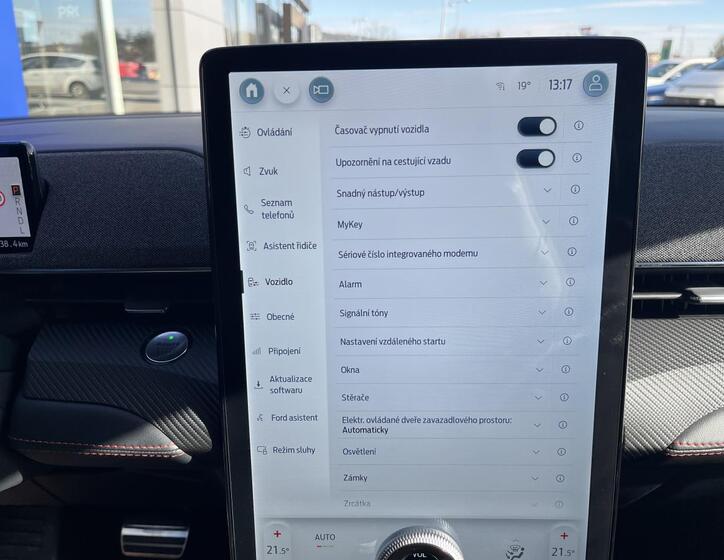 Ford Mustang Mach-E 25