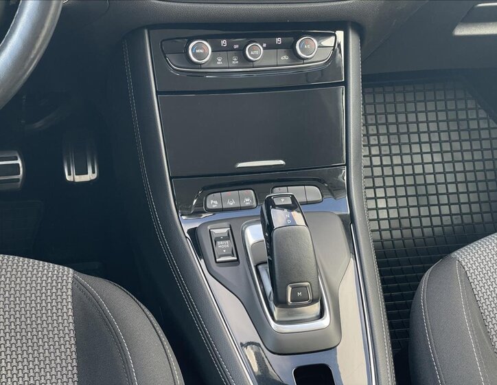 Opel Grandland SUV / Terénní 1,5 l 96 kw