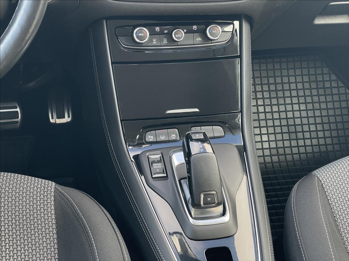 Opel Grandland SUV / Terénní 1,5 l 96 kw