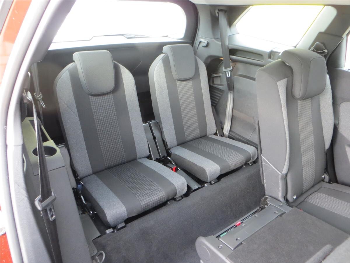 Peugeot 5008 MPV 1,2 l 96 kw