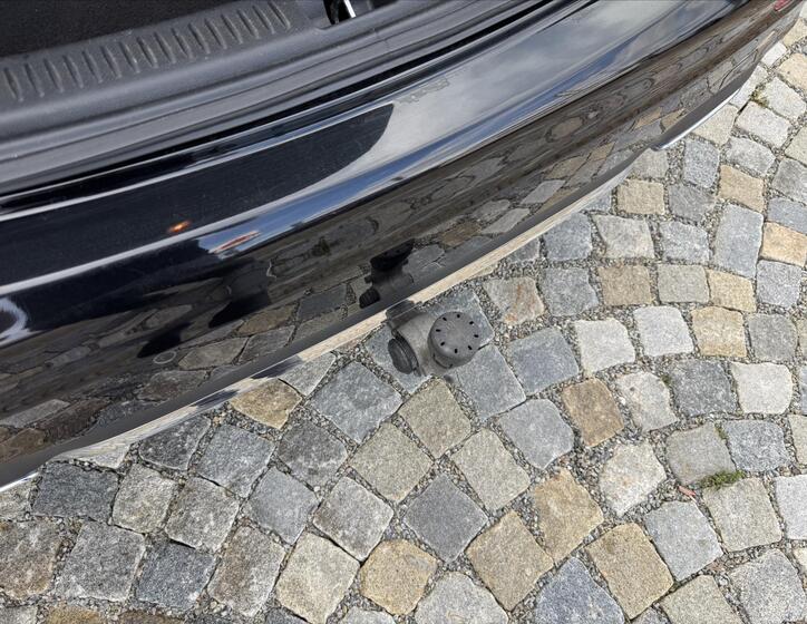 Mercedes-Benz Třídy E 28