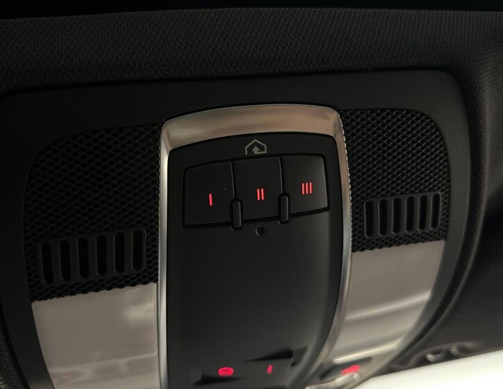 Audi A6 Sedan / Limuzína 2,7 l 140 kw