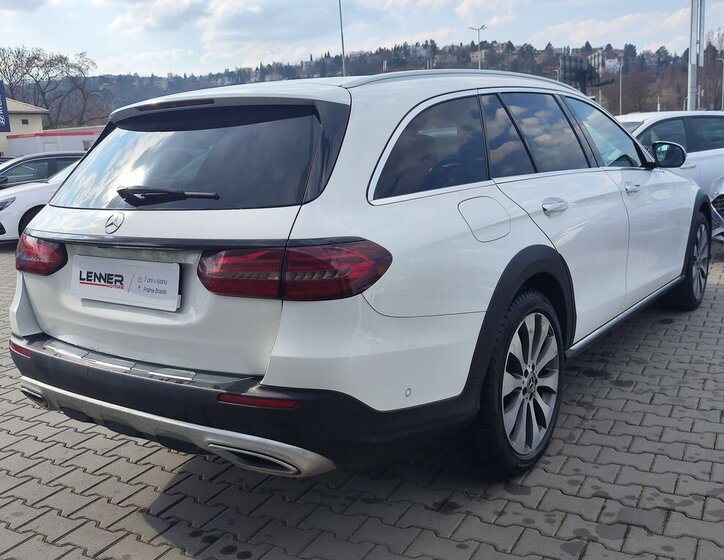Mercedes-Benz Třídy E Kombi 2,0 l 143 kw