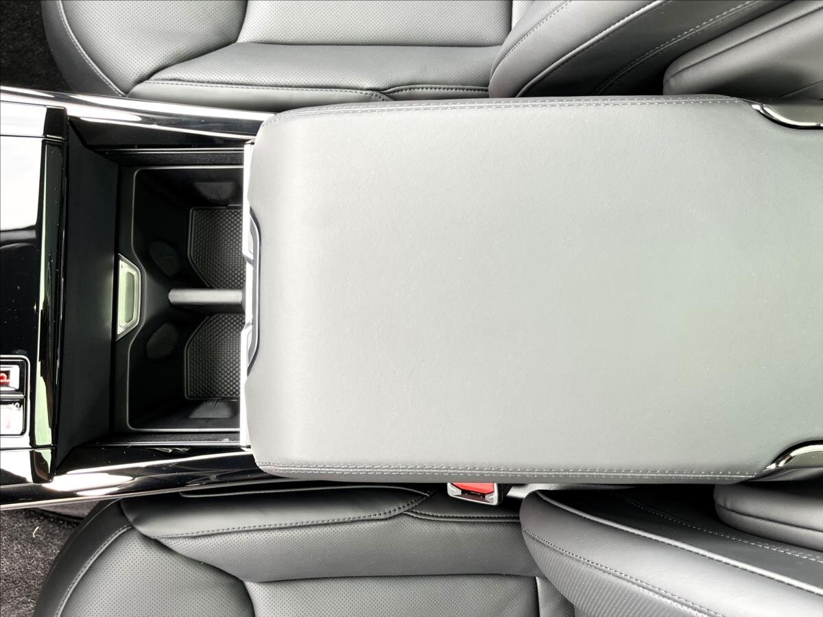 Land Rover Range Rover Sport SUV / Terénní 4,4 l 390 kw