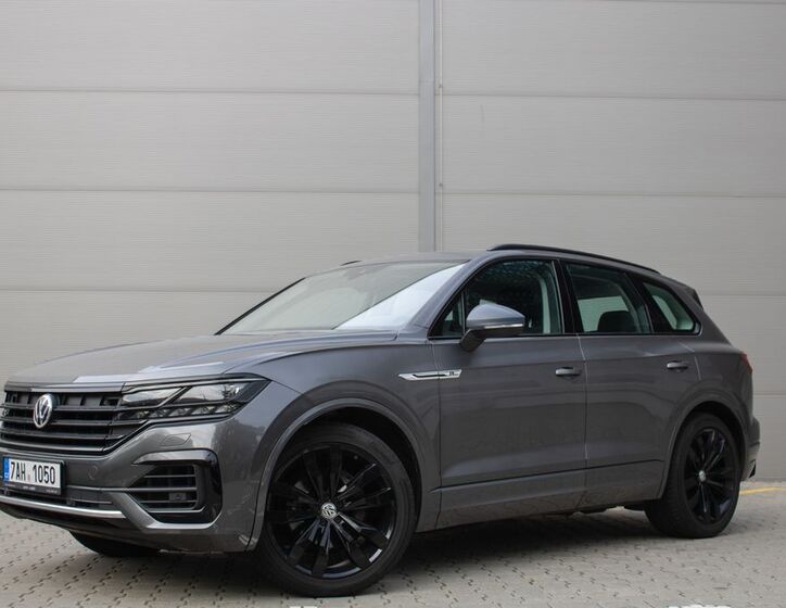 Volkswagen Touareg 1