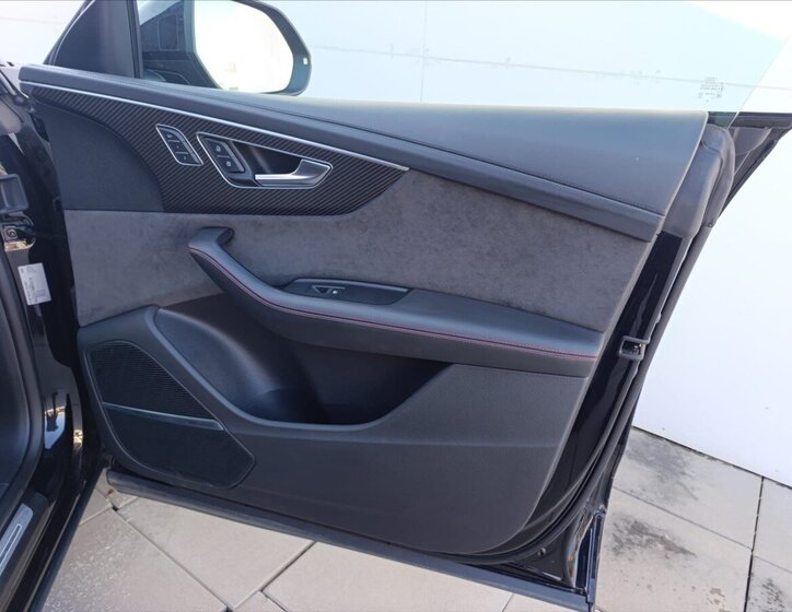 Audi RS Q8 SUV / Terénní 4,0 l 441 kw