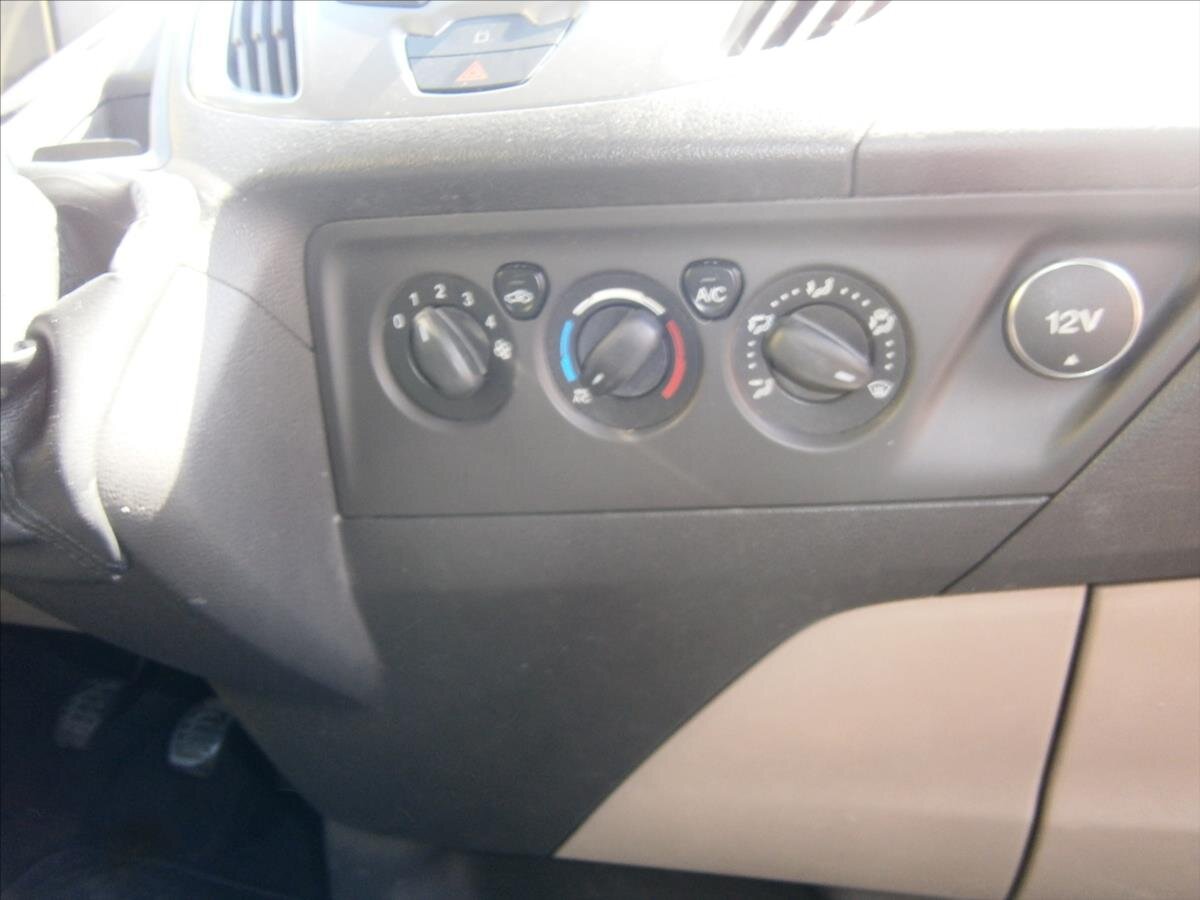 Ford Tourneo Custom Kombi 2,2 l 92 kw