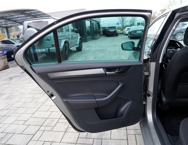 Škoda Rapid Sedan / Limuzína 999,0 70 kw