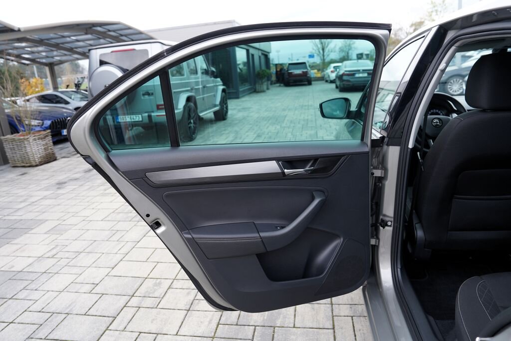 Škoda Rapid Sedan / Limuzína 999,0 70 kw