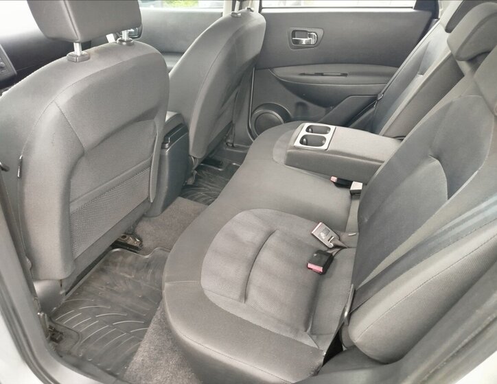 Nissan Qashqai SUV / Terénní 2,0 l 110 kw