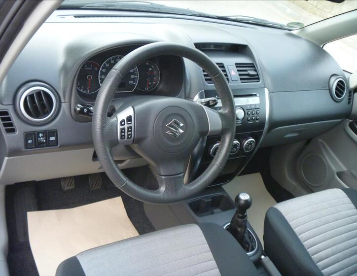 Suzuki SX4 10