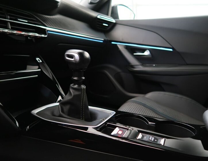 Peugeot 2008 SUV 1,2 l 96 kw