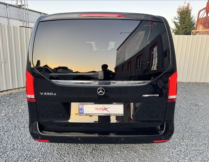 Mercedes-Benz Třídy V 13