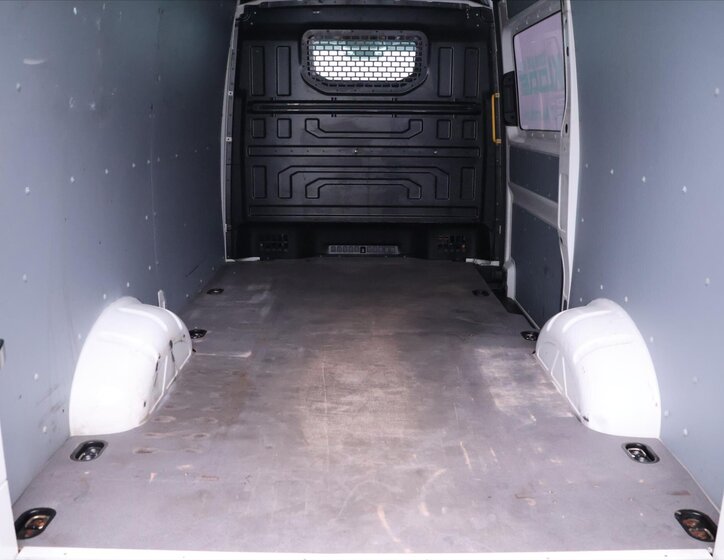 Volkswagen Crafter 10