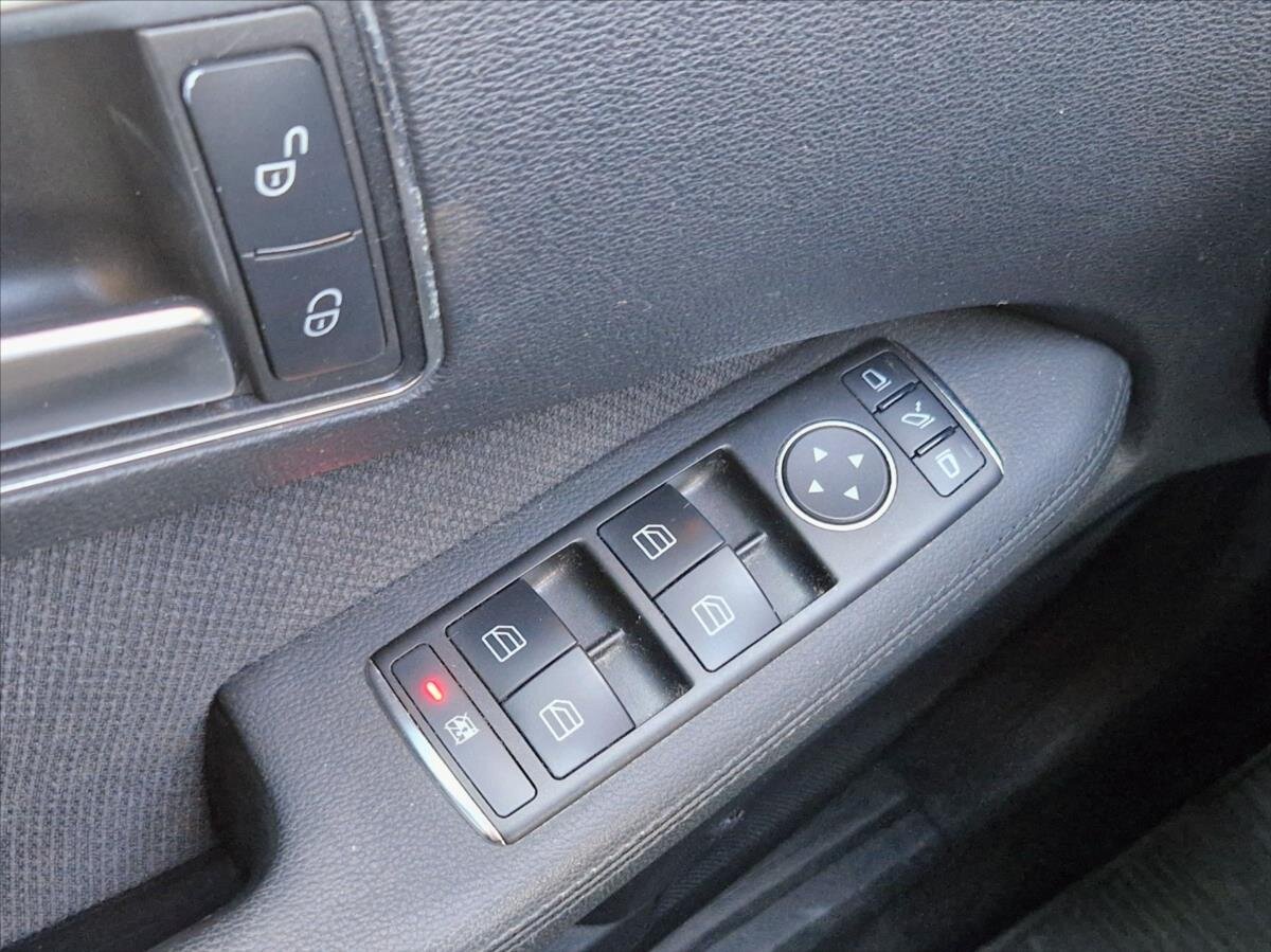 Mercedes-Benz Třídy E Sedan / Limuzína 3,0 l 195 kw