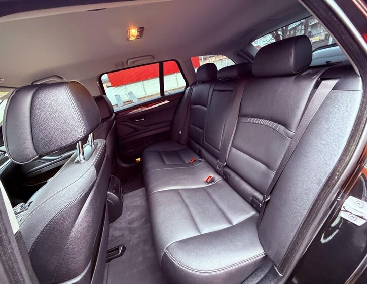 BMW Řada 5 Kombi 3,0 l 190 kw