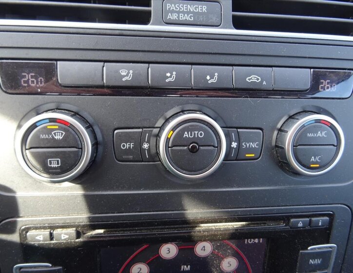 Volkswagen Touran MPV 1,2 l 77 kw