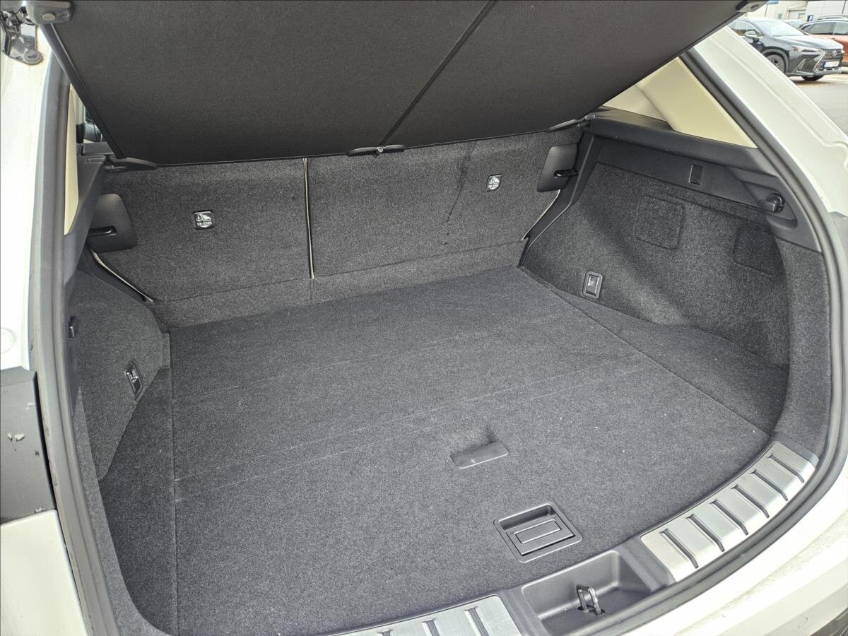 Lexus NX 450h plus SUV 2,5 l 227 kw
