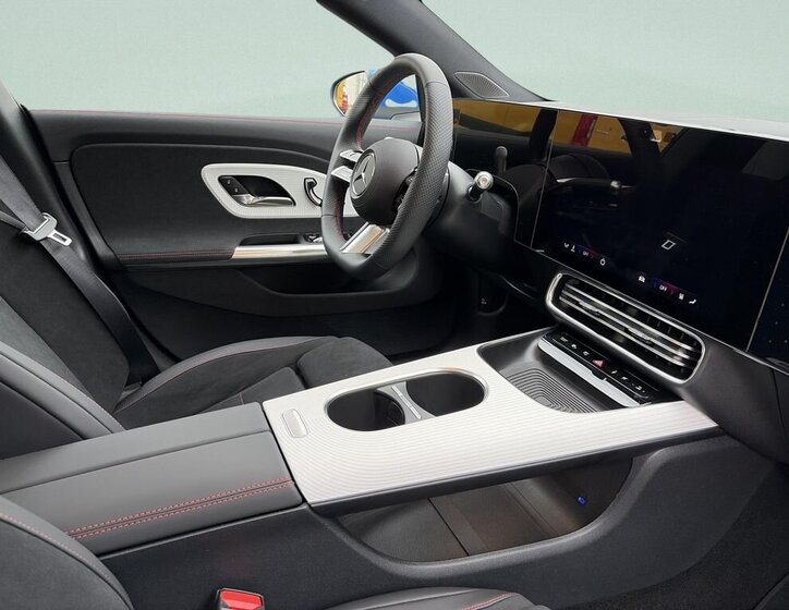 Mercedes-Benz CLA Sedan / Limuzína 0,0 200 kw