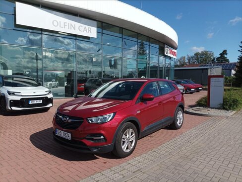 Opel Grandland X SUV / Terénní 1,2 l 96 kw