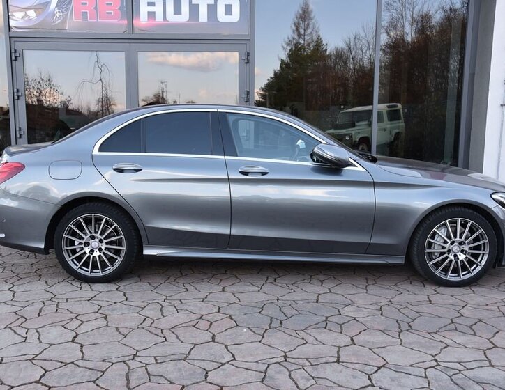 Mercedes-Benz Třídy C Sedan / Limuzína 2,1 l 125 kw