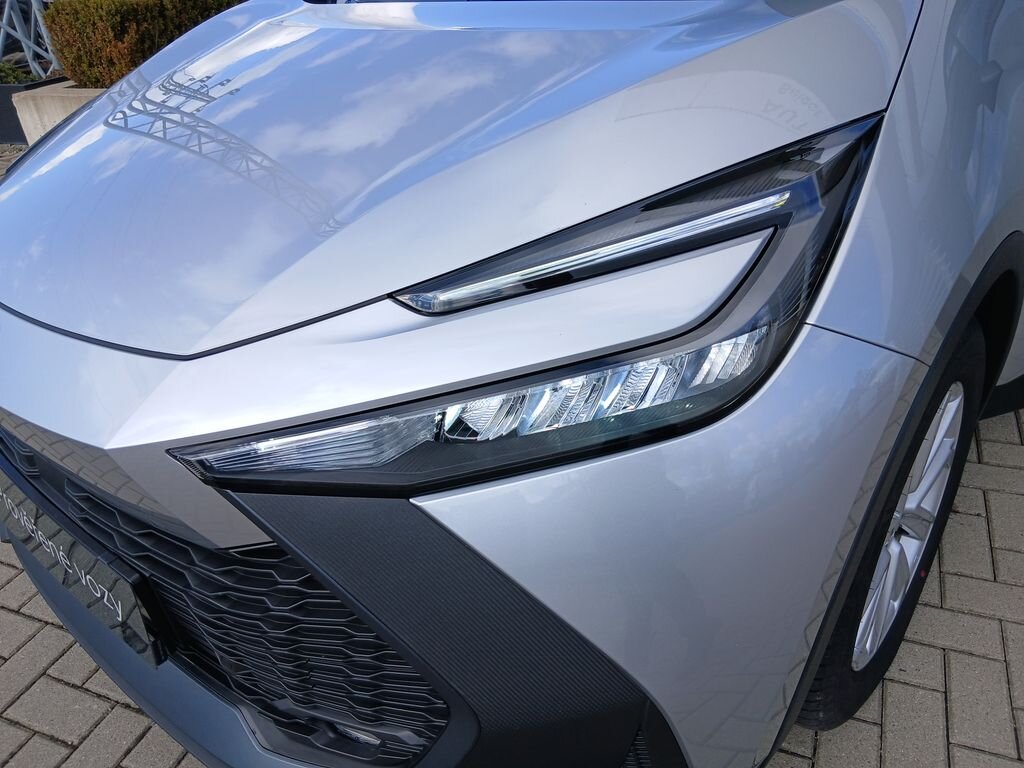 Toyota C-HR SUV / Terénní 1,8 l 72 kw