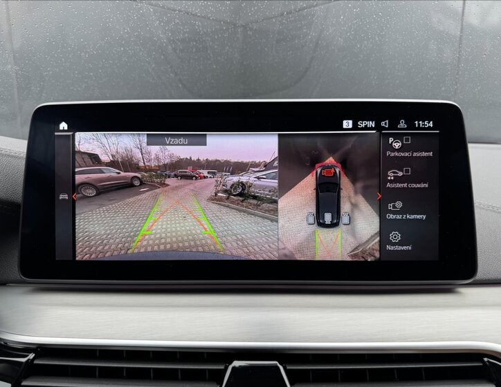 BMW Řada 5 Kombi 3,0 l 210 kw