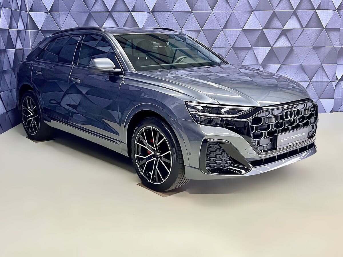 Audi Q8 SUV / Terénní 3,0 l 210 kw