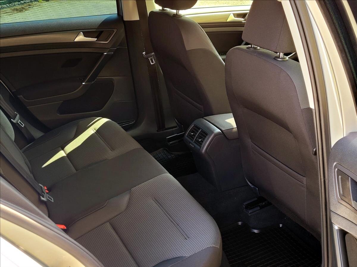 Volkswagen Golf Kombi 1,6 l 85 kw