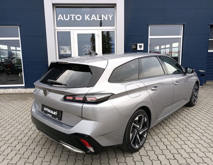 Peugeot 308 Kombi 1,2 l 96 kw