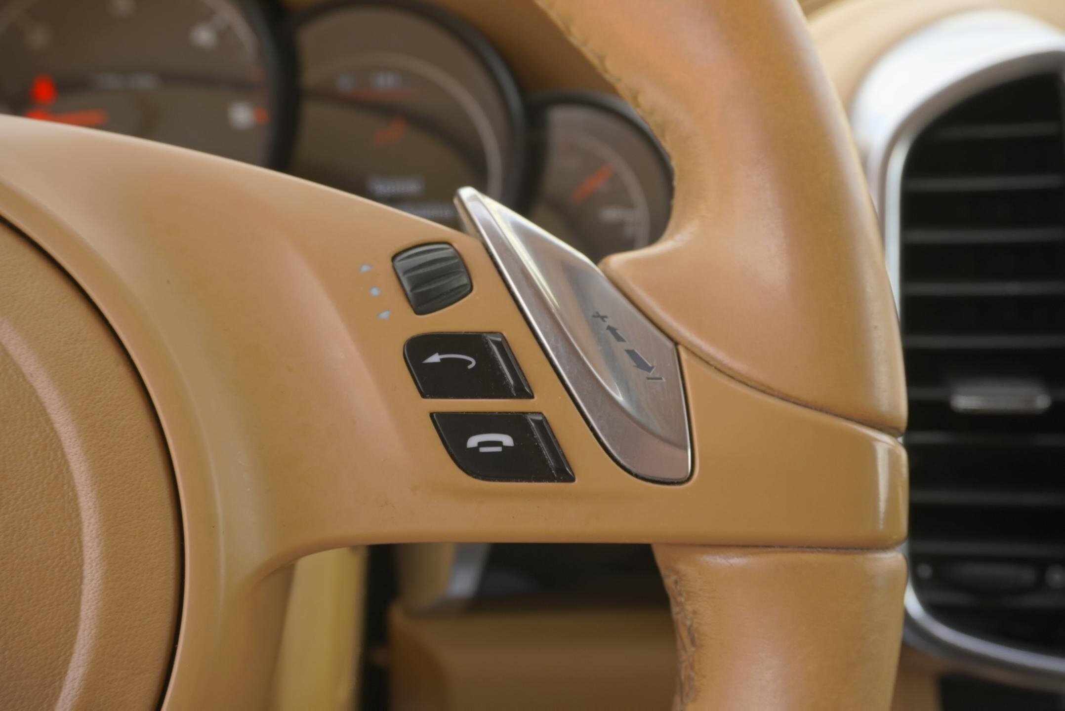 Porsche Cayenne SUV 3,0 l 176 kw