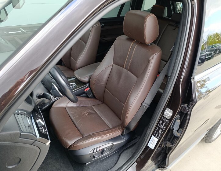 BMW X3 SUV / Terénní 3,0 l 230 kw