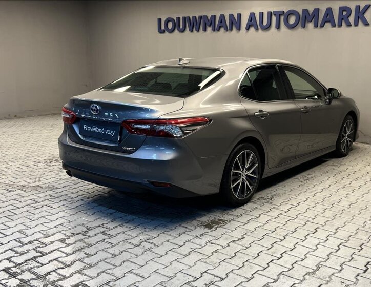 Toyota Camry Sedan 2,5 l 131 kw