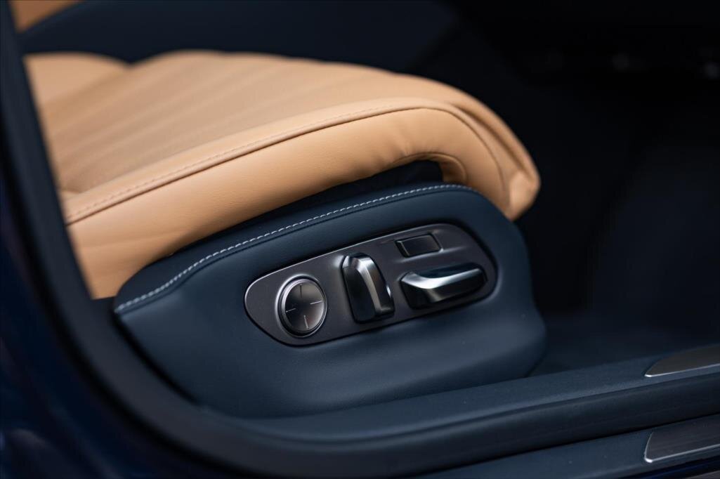 Lexus LS 500h Sedan / Limuzína 3,5 l 264 kw