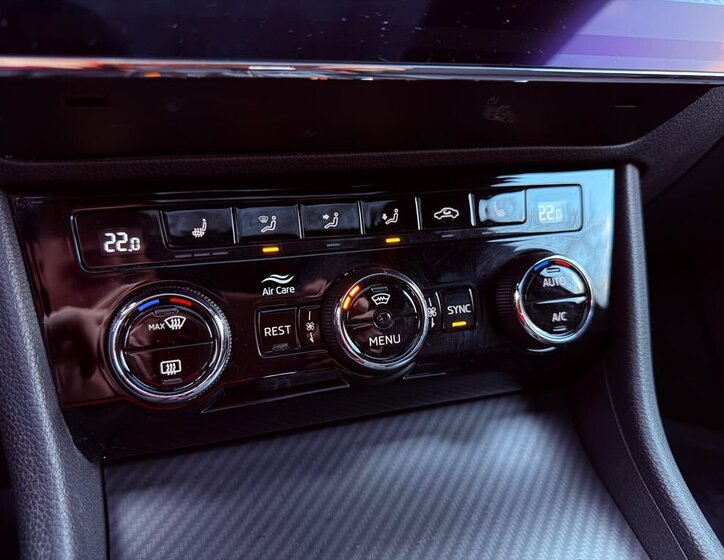 Škoda Superb Sedan / Limuzína 2,0 l 140 kw