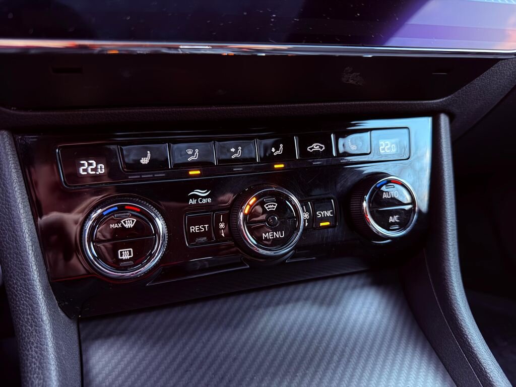 Škoda Superb Sedan / Limuzína 2,0 l 140 kw